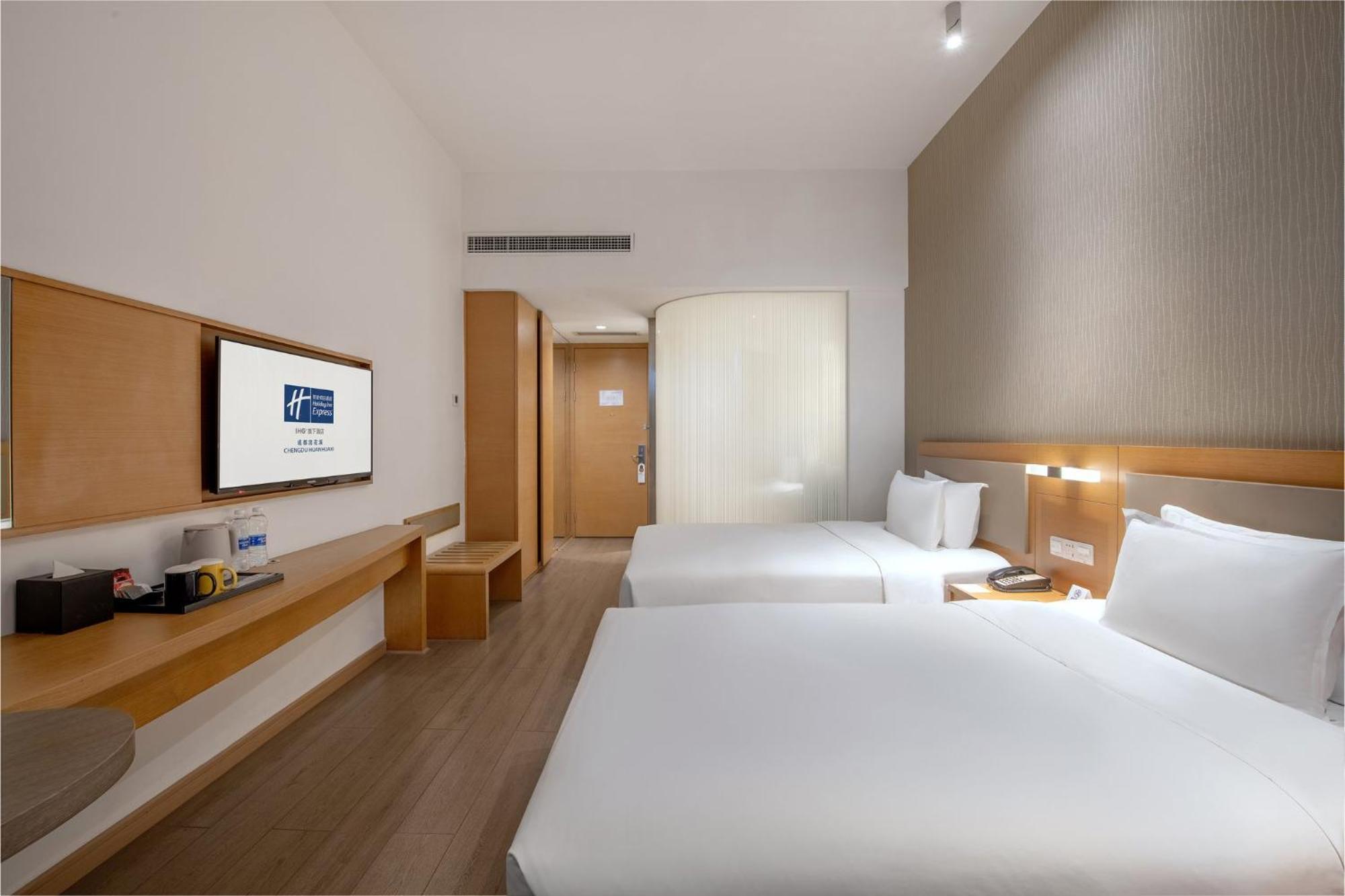 Holiday Inn Express Chengdu Huanhuaxi By Ihg-Near Jinsha Site Musem,Near Wuhou Temple Museum,Welcome Drinks,Free Gym,Free Self-Service Laundry Exterior foto